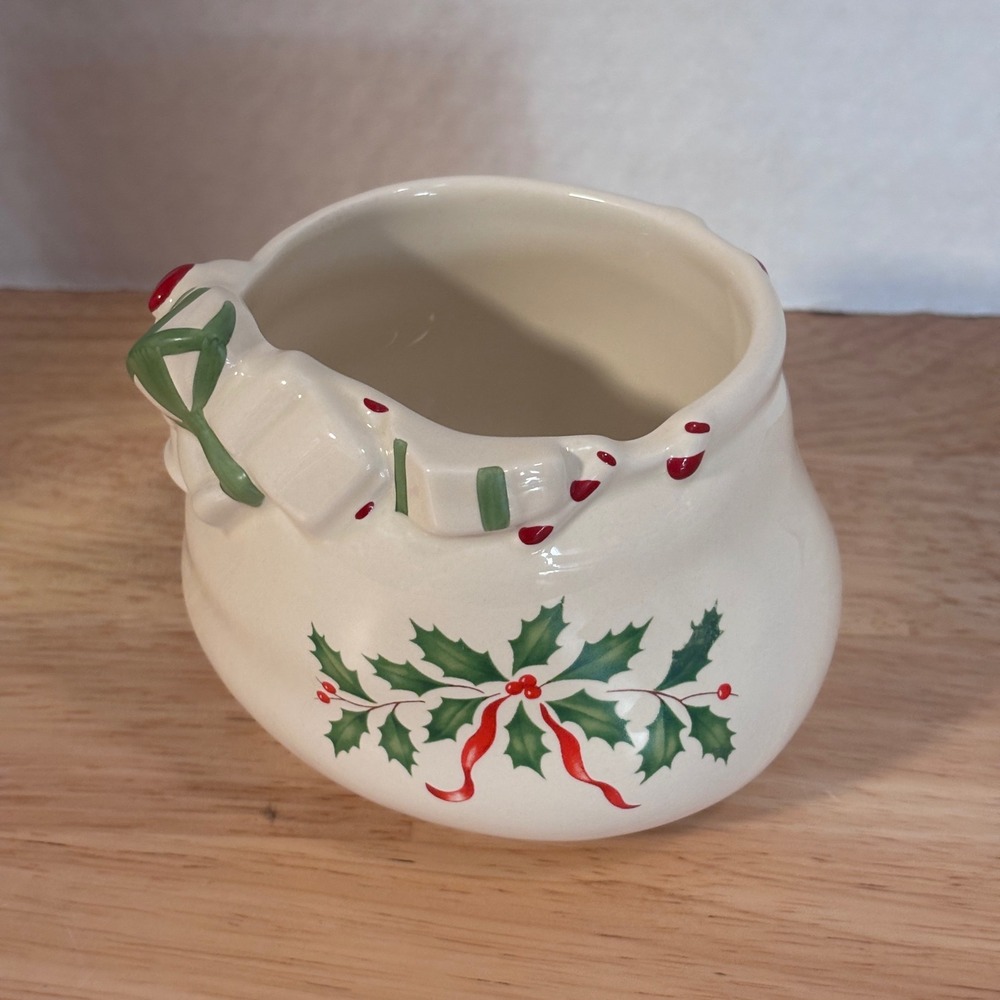 Lenox‎ Holiday 1999 Santa  bottom of a sugar bowl